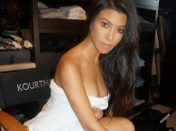 Kourtney Kardashian w ręczniku